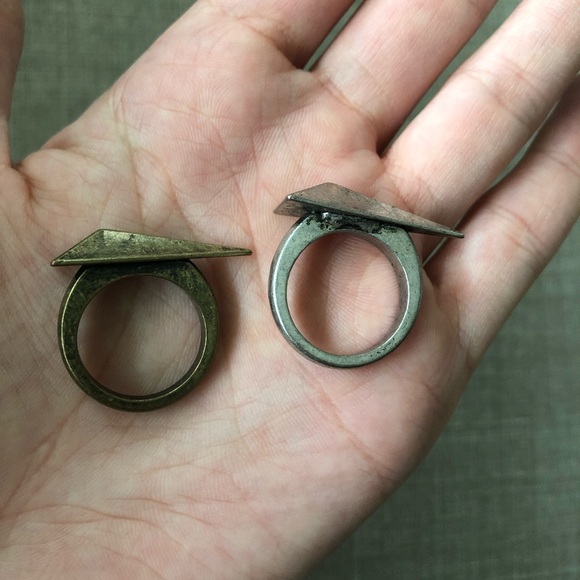 Pair of Gold & Silver Rings - Picture 6 of 8